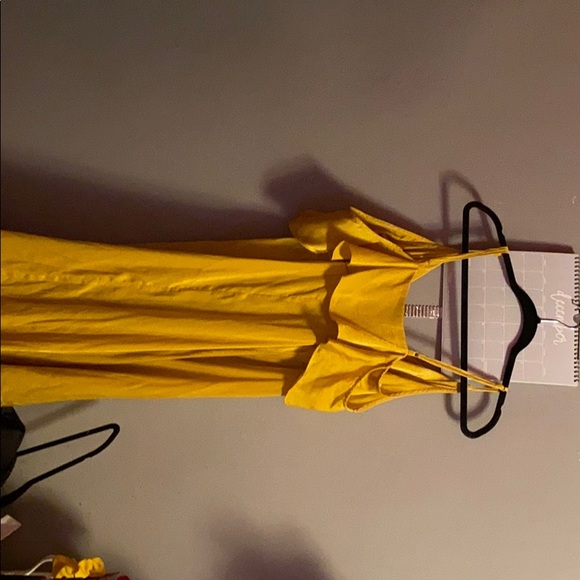 Lulu’s Yellow Flowy Dress! - Picture 6 of 6